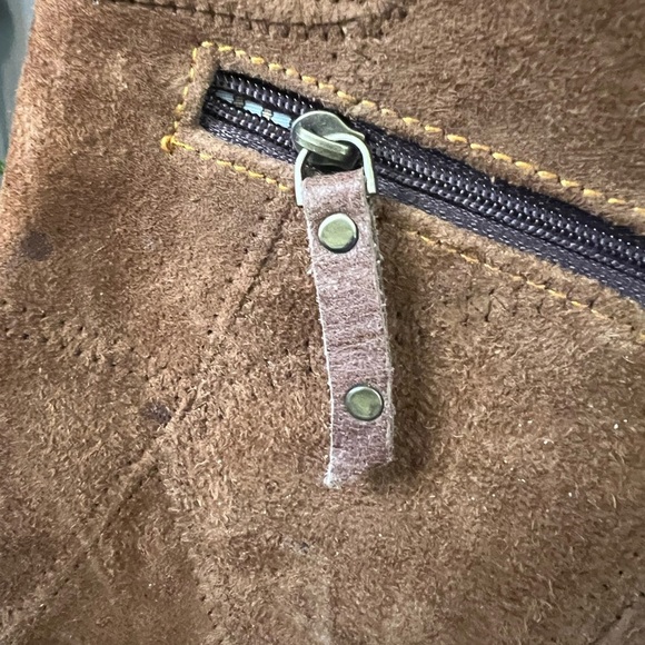 VAAN & CO Leather crossbody with animal print and charms. - Picture 5 of 9